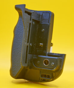 Alternative view of canon EOS GR-10 grip for 600 series EOS