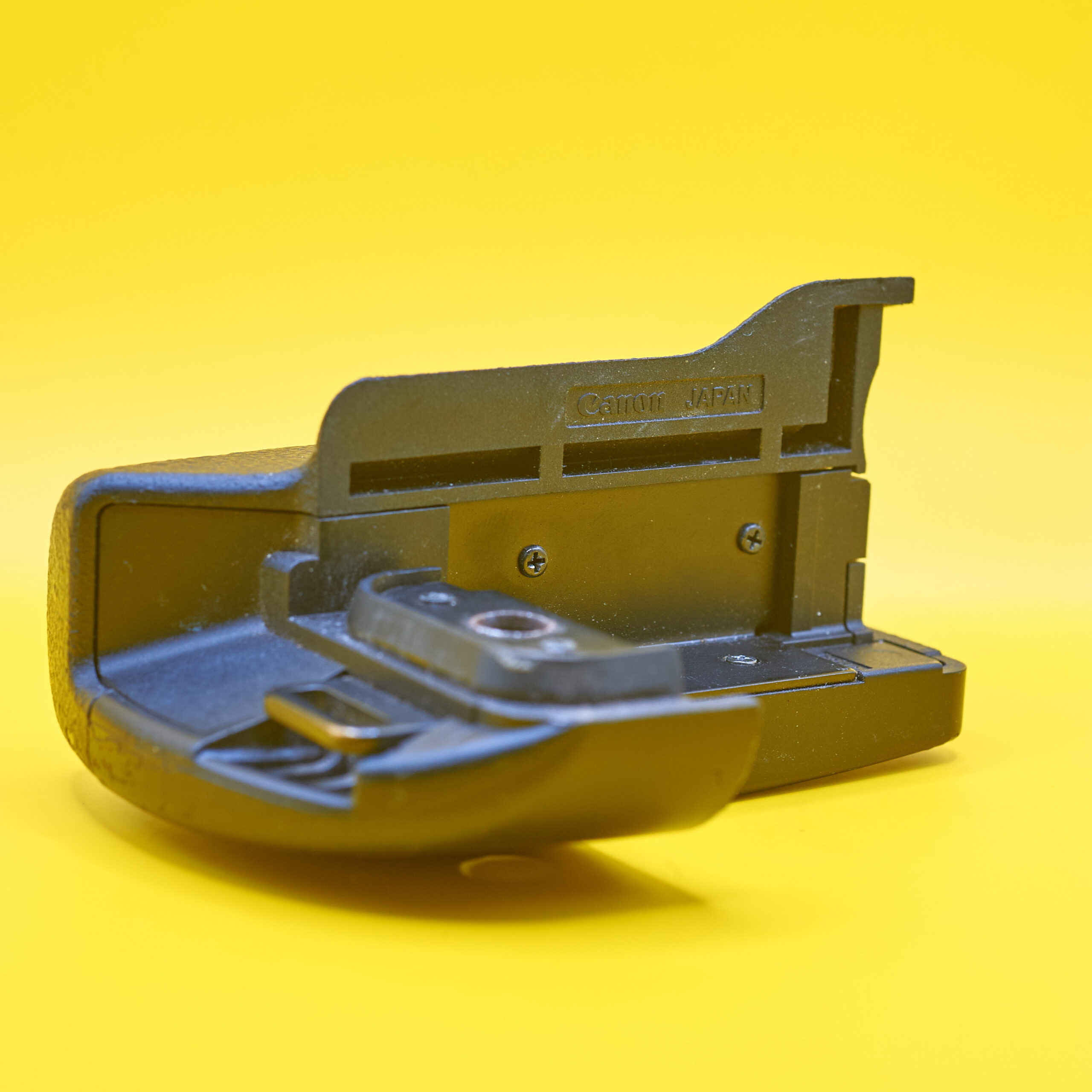 canon EOS GR-10 grip for 600 series EOS - Image 3