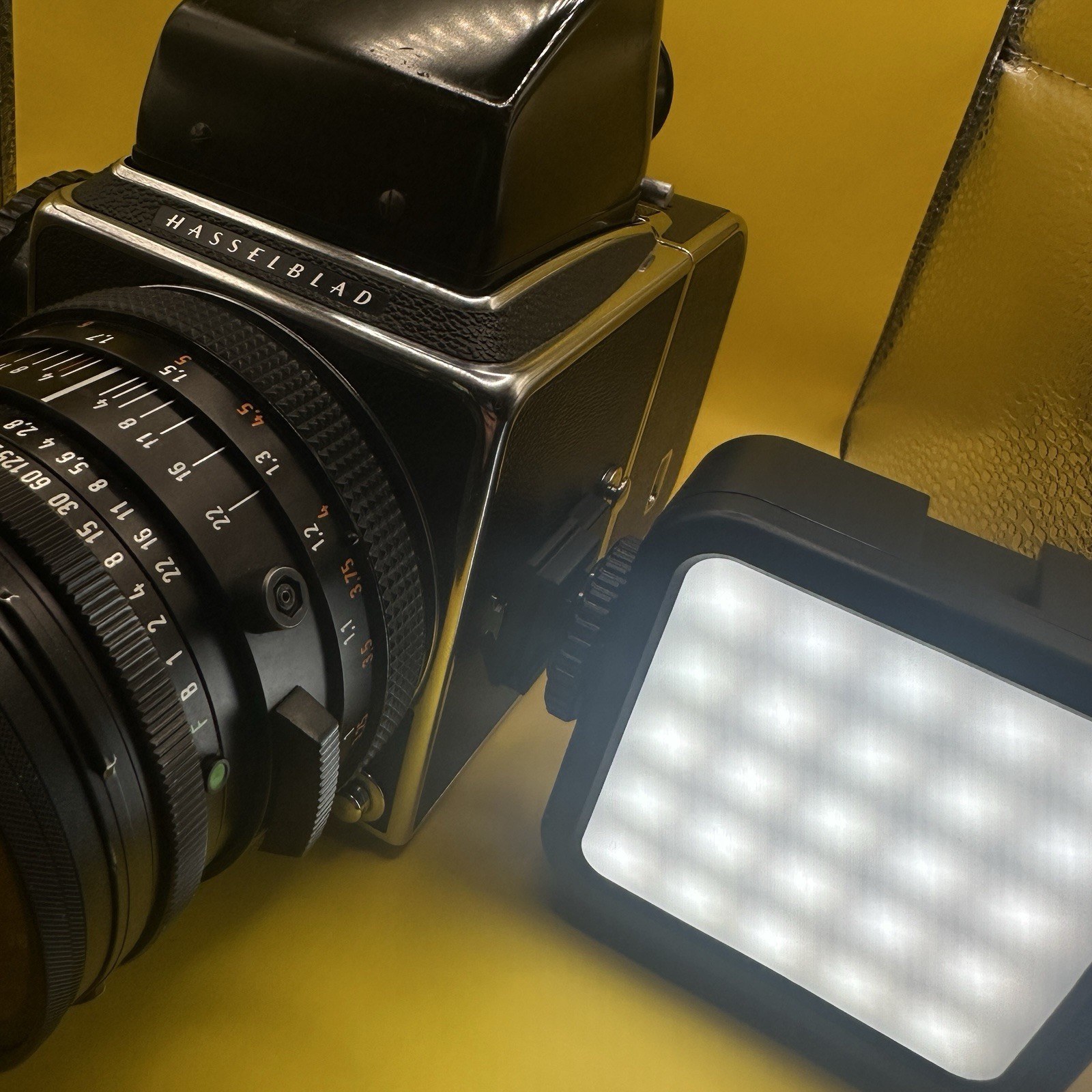 Cold Shoe Adapter for Hasselblad 500CM / 500C – Slide-On Accessory - Image 6