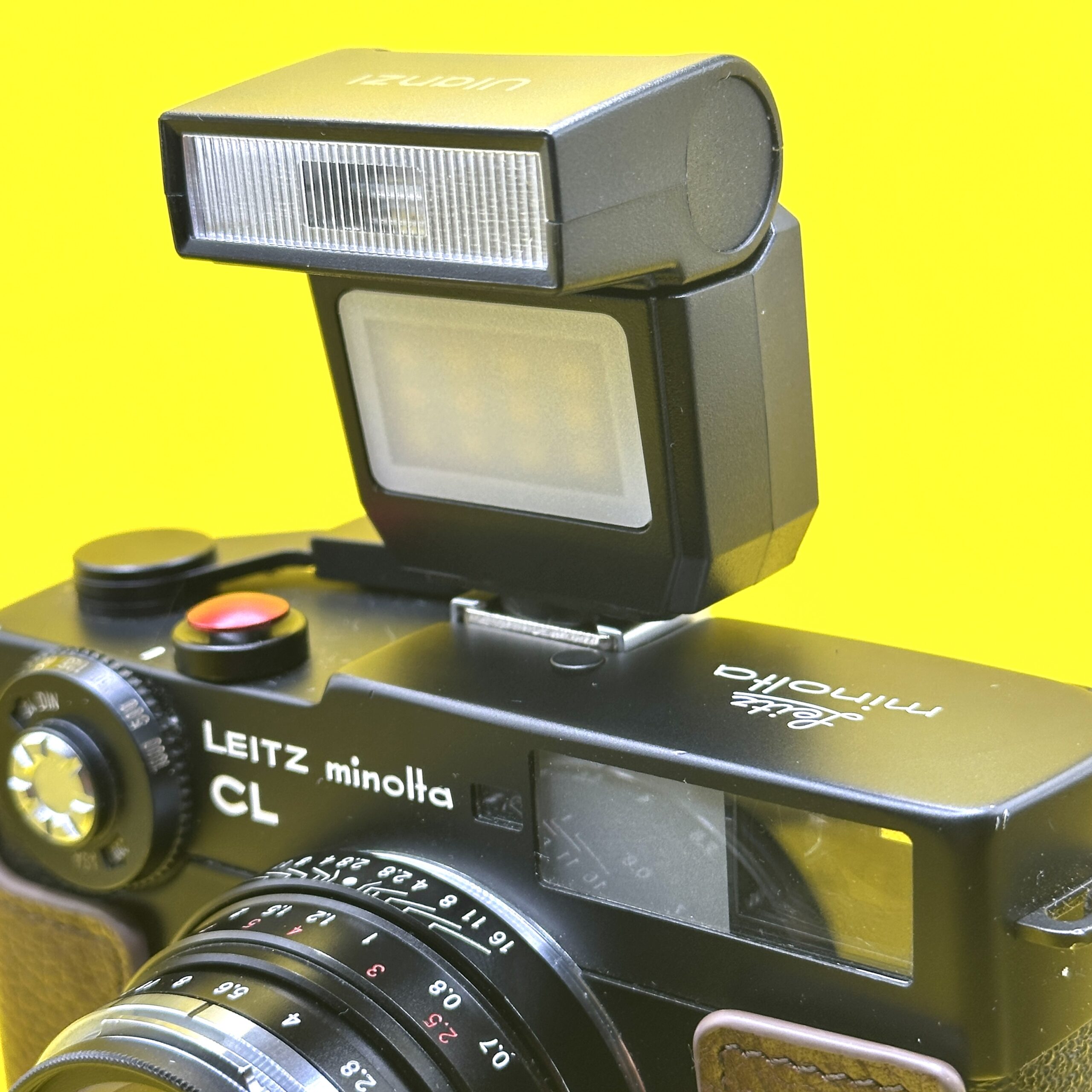 Compact Bounce Flash with LED, 6500K – Great for Fuji, Sony, Leica M Shooters - Image 4