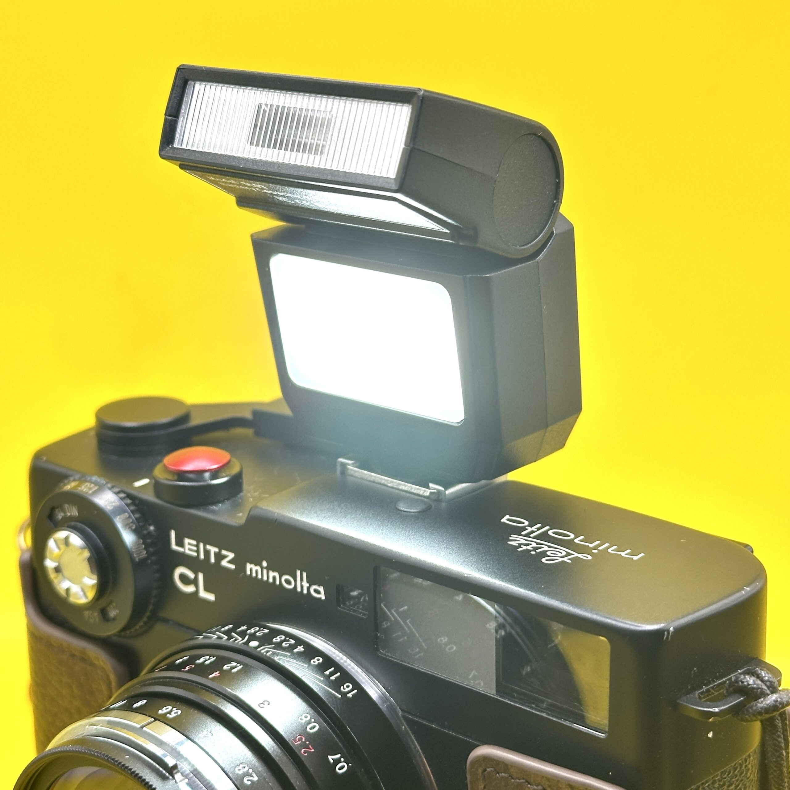 Compact Bounce Flash with LED, 6500K – Great for Fuji, Sony, Leica M Shooters - Image 7