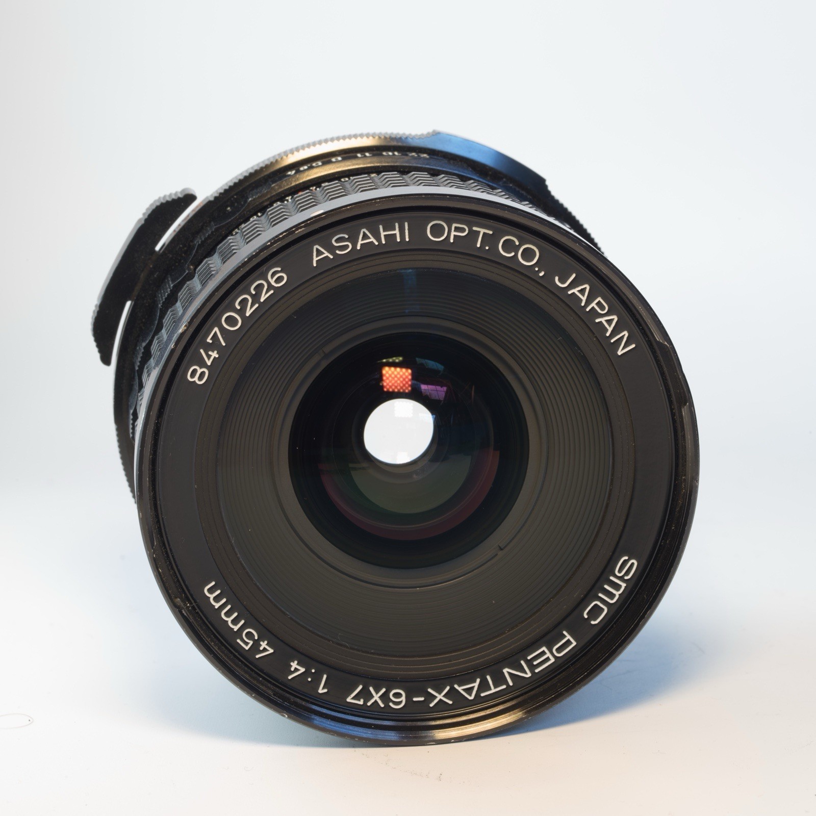 Alternative view of Pentax 6x7 SMC 45mm F4 Ultra Wide for Pentax 67
