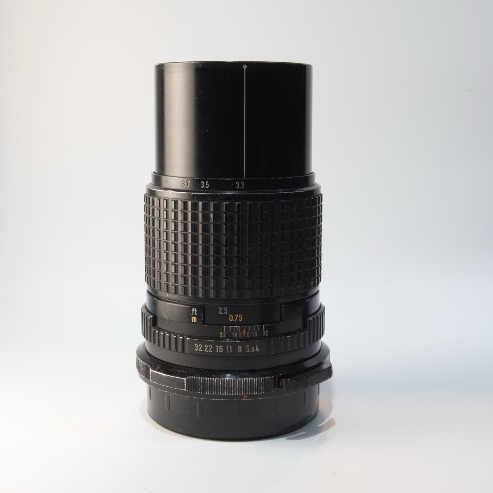 Alternative view of Pentax 67 135mm f/4 Macro SMC Lens